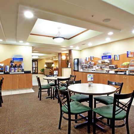 Holiday Inn Express Hotel & Suites Claypool Hill -Richlands Area By Ihg Pounding Mill Екстериор снимка