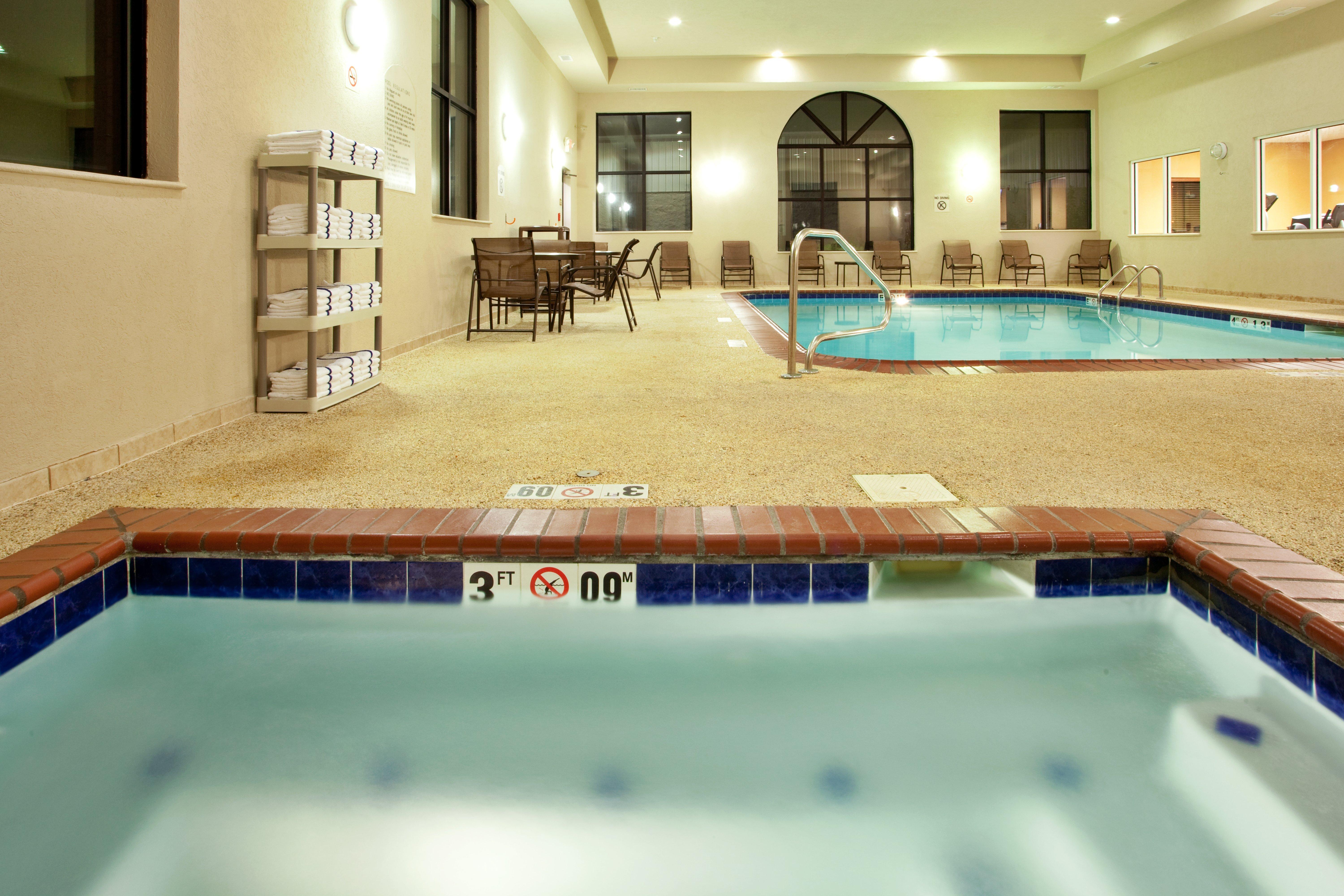 Holiday Inn Express Hotel & Suites Claypool Hill -Richlands Area By Ihg Pounding Mill Екстериор снимка