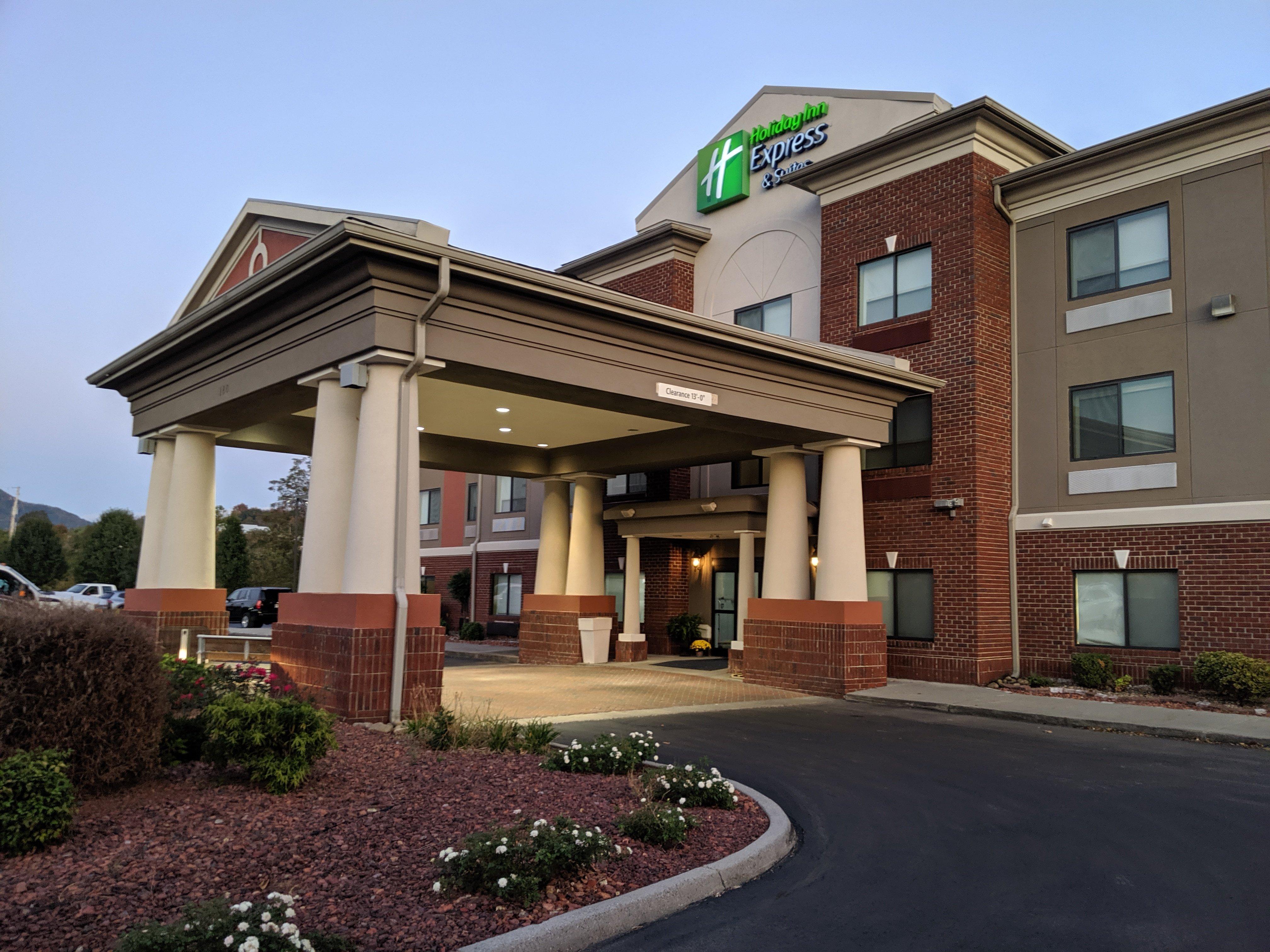 Holiday Inn Express Hotel & Suites Claypool Hill -Richlands Area By Ihg Pounding Mill Екстериор снимка
