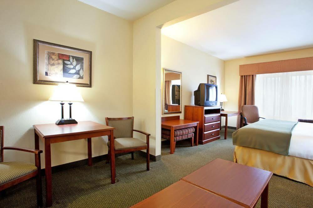 Holiday Inn Express Hotel & Suites Claypool Hill -Richlands Area By Ihg Pounding Mill Екстериор снимка
