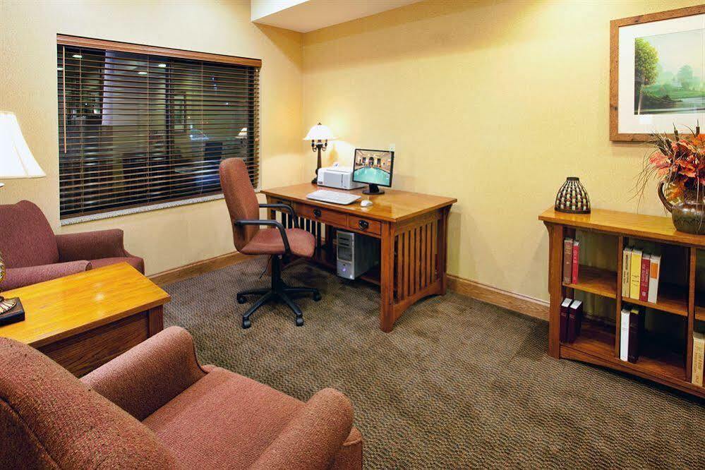 Holiday Inn Express Hotel & Suites Claypool Hill -Richlands Area By Ihg Pounding Mill Екстериор снимка