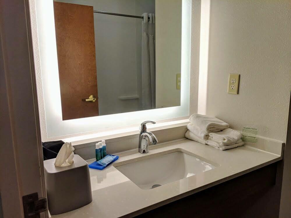 Holiday Inn Express Hotel & Suites Claypool Hill -Richlands Area By Ihg Pounding Mill Екстериор снимка